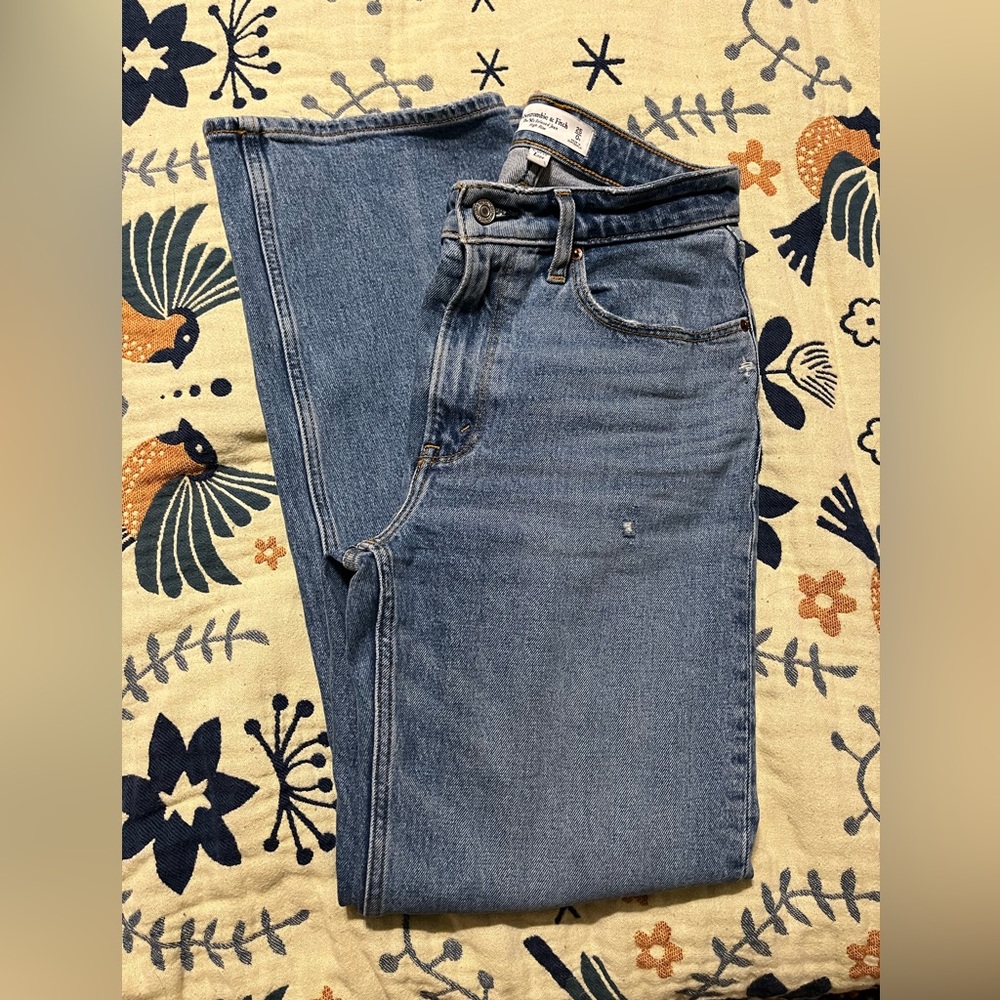 Like New! Abercrombie Curve Love 90s Relaxed High Rise Jeans